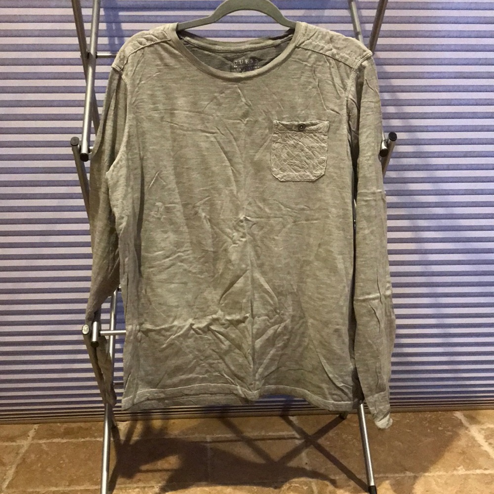 Crew neck grey long sleeved t shirt